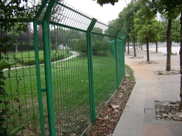 公路隔離柵